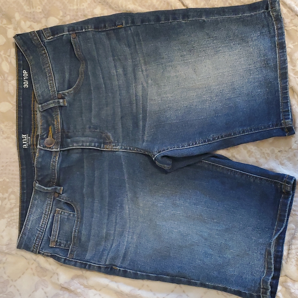 Women petite Bermuda shorts